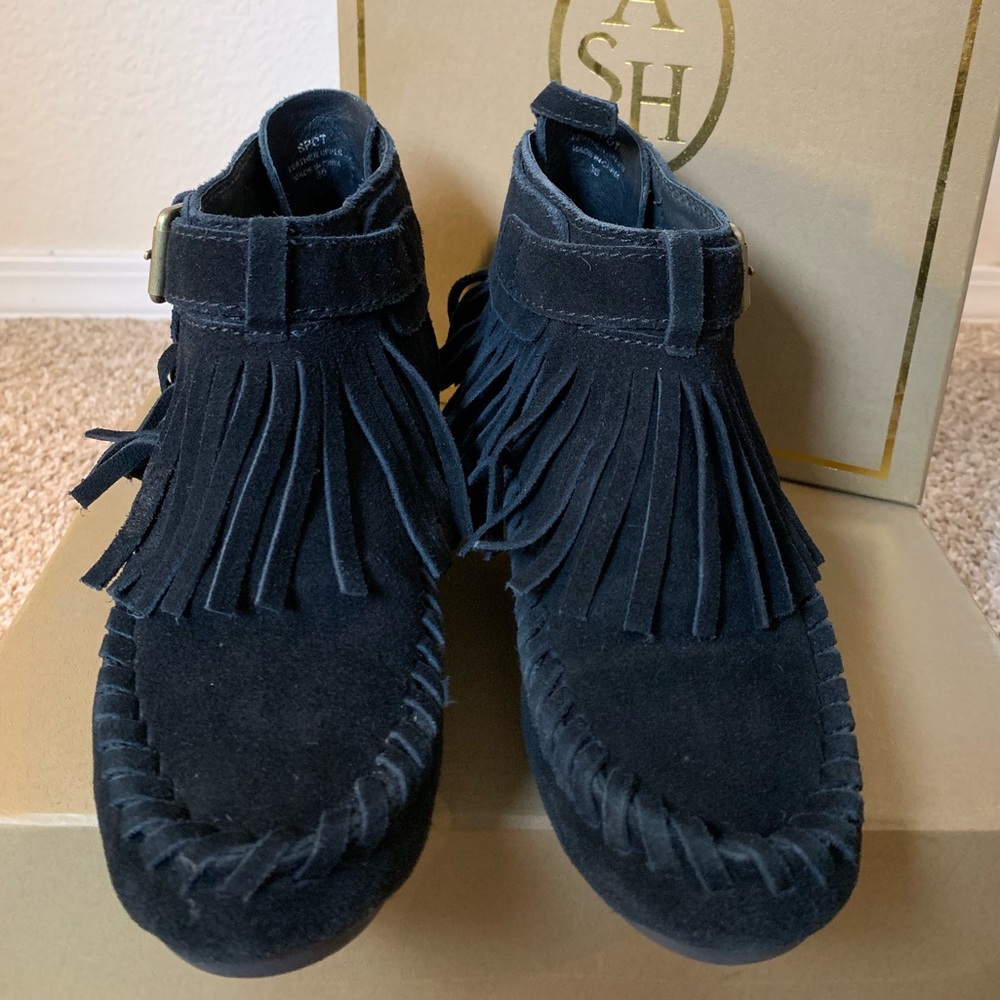 Ash Spot Fringe Moccasins